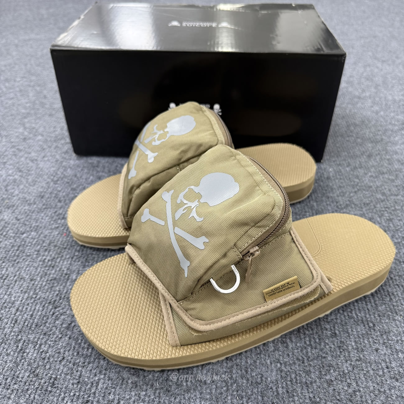 Suicoke X Mastermind Japan Reflective Sandals (9) - www.newkick.vip